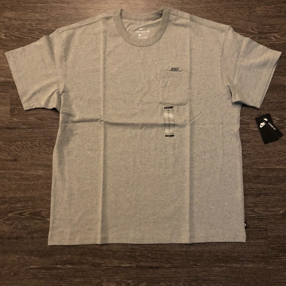 Nike Men’s T-Shirt (XL Apparel)